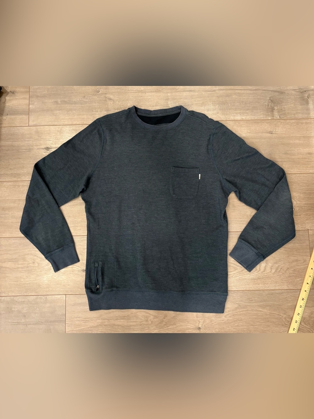 Vuori Jeffreys Sweatshirt Men Small Blue Crewneck Pullover Zip Pocket Minimalist